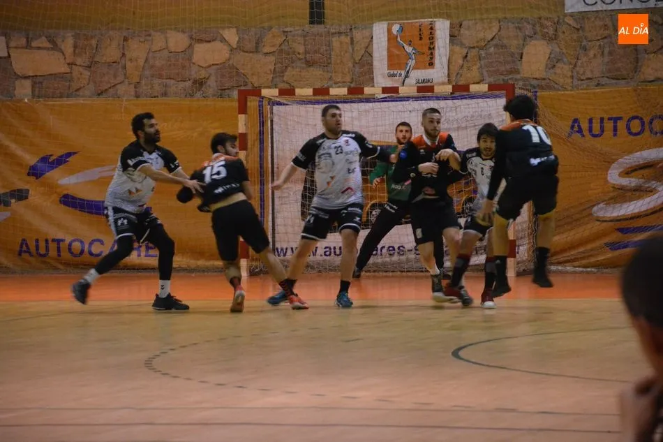 Foto 9 - El Ciudad de Salamanca cae ante el San Pablo (19-24)