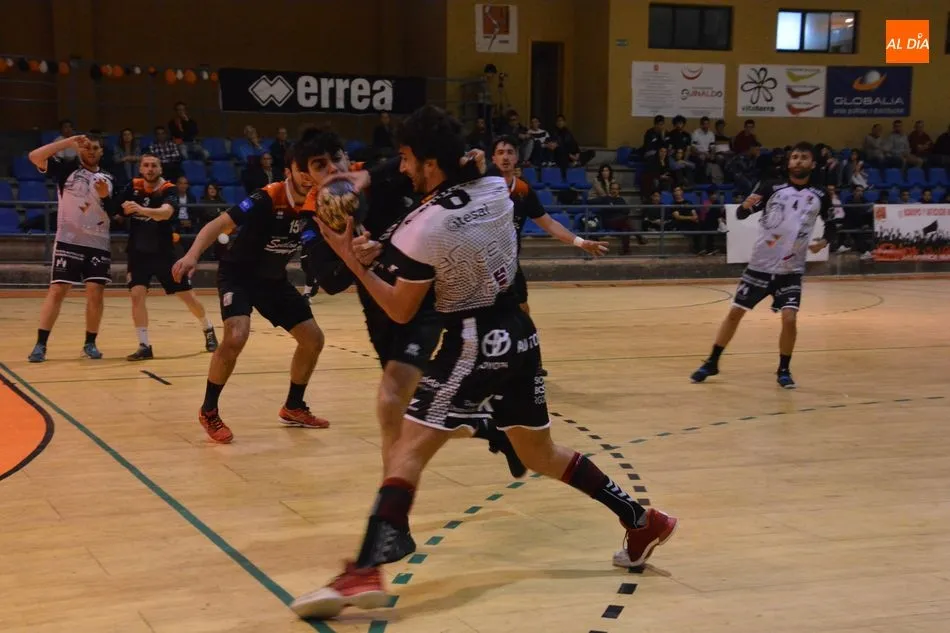 Foto 6 - El Ciudad de Salamanca cae ante el San Pablo (19-24)