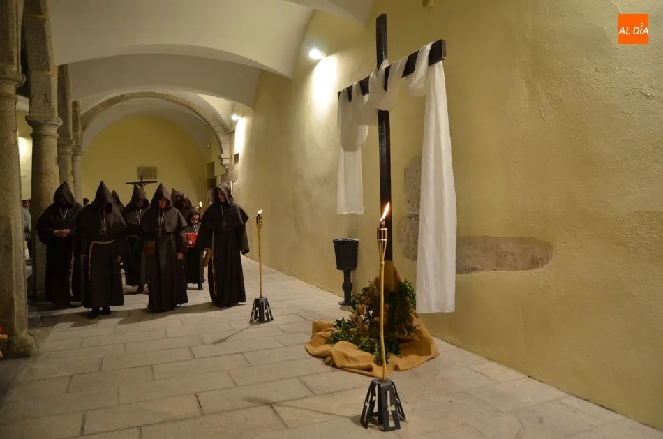 Foto 7 - Las Cinco Llagas de Nuestro Divino Salvador, preludio de la Semana Santa bejarana  