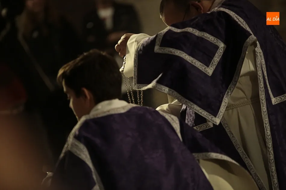 Foto 7 - Tarde de oraci&oacute;n en torno al Cristo de la Agon&iacute;a