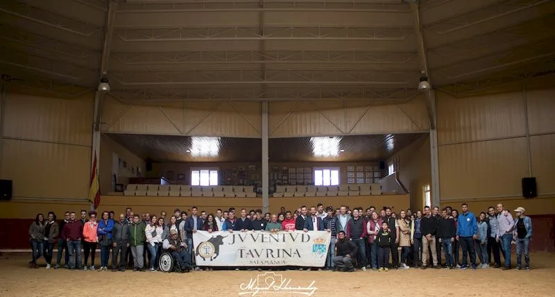 Visita de los socios de Juventud Taurina a Garcigrande