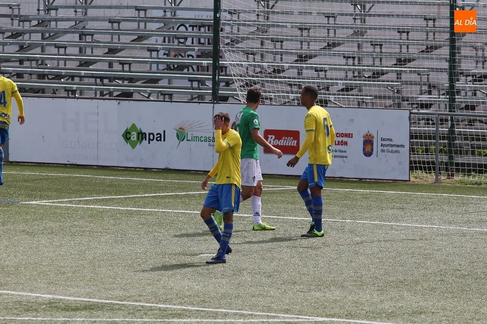 Foto 6 - El Guijuelo doblega a Las Palmas pero falla de cara al gol (0-0)