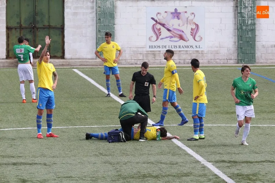 Foto 5 - El Guijuelo doblega a Las Palmas pero falla de cara al gol (0-0)