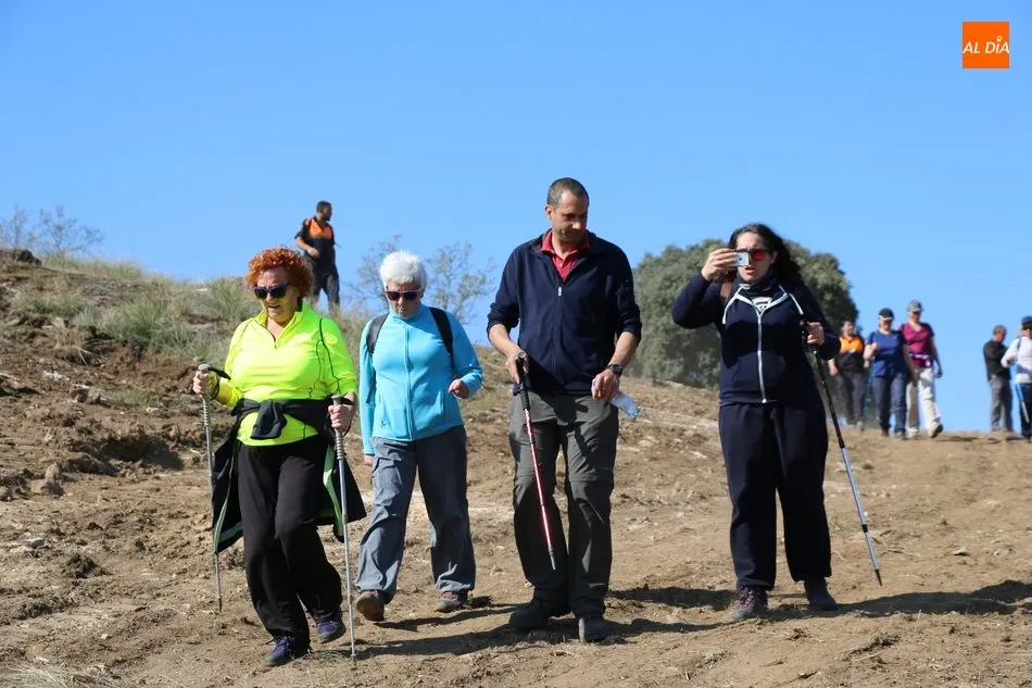 Foto 10 - La Ruta &lsquo;El Balc&oacute;n de las Arribes&rsquo; cautiva en Pere&ntilde;a a cerca de 150 senderistas  