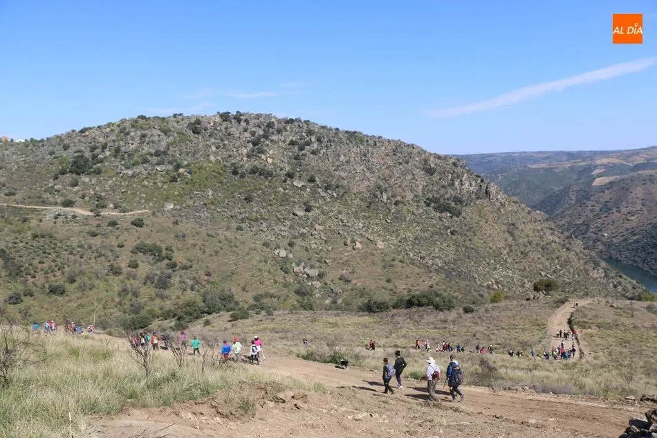 Foto 5 - La Ruta &lsquo;El Balc&oacute;n de las Arribes&rsquo; cautiva en Pere&ntilde;a a cerca de 150 senderistas  