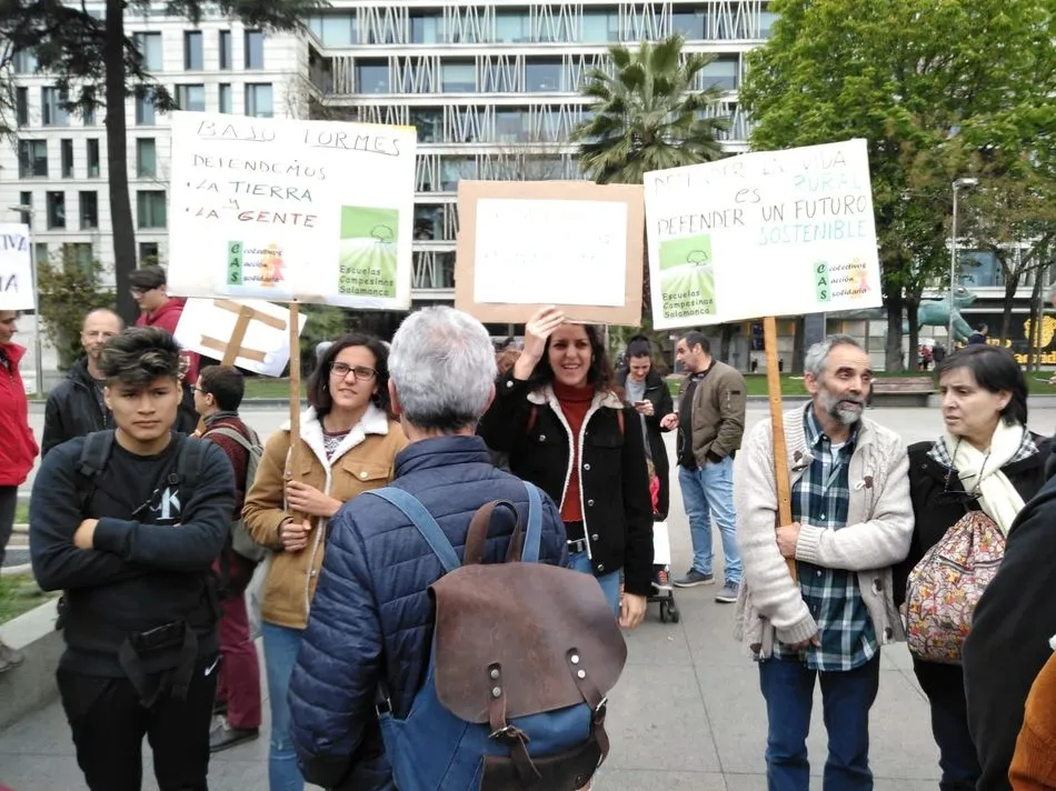 Foto 6 - El Bajo Tormes se une a la Revuelta de la Espa&ntilde;a Vaciada  