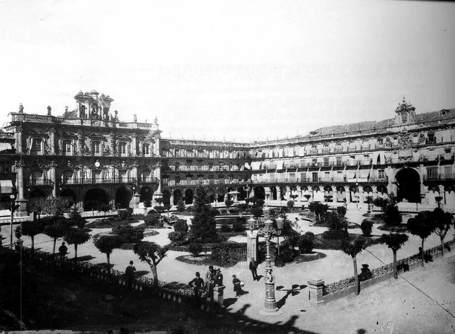 La Plaza Mayor y sus jardines a finales del XIX