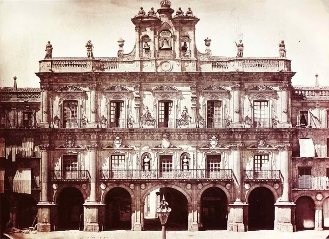 Foto 4 - La Plaza Mayor y sus jardines a finales del XIX