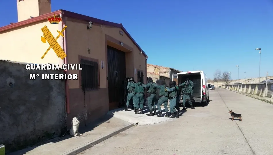 Foto 3 - Dos arrestados en Ciudad Rodrigo por vender droga a los alumnos de un instituto