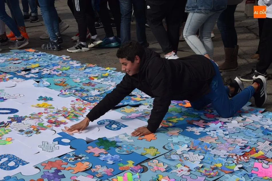 Foto 11 - La Ca&ntilde;ada celebra su 25 aniversario con un puzle gigante en la Plaza Mayor