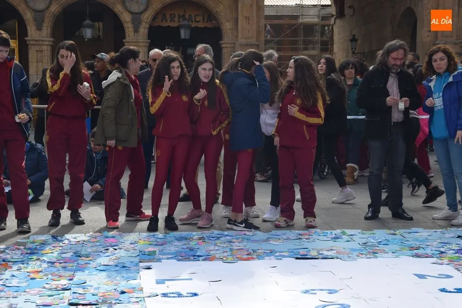 Foto 10 - La Ca&ntilde;ada celebra su 25 aniversario con un puzle gigante en la Plaza Mayor