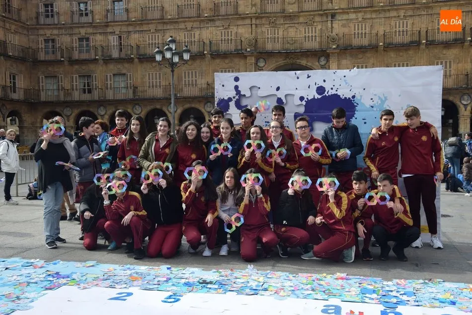 Foto 9 - La Ca&ntilde;ada celebra su 25 aniversario con un puzle gigante en la Plaza Mayor