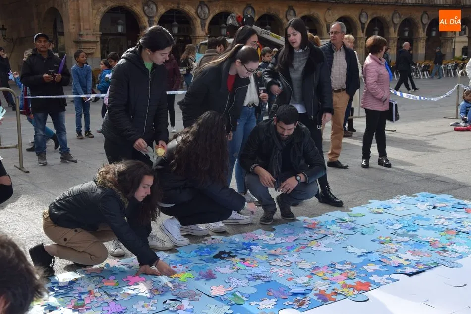 Foto 5 - La Ca&ntilde;ada celebra su 25 aniversario con un puzle gigante en la Plaza Mayor