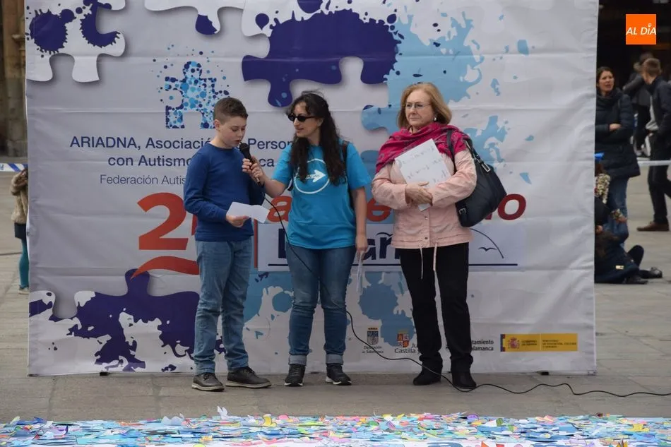 Foto 4 - La Ca&ntilde;ada celebra su 25 aniversario con un puzle gigante en la Plaza Mayor