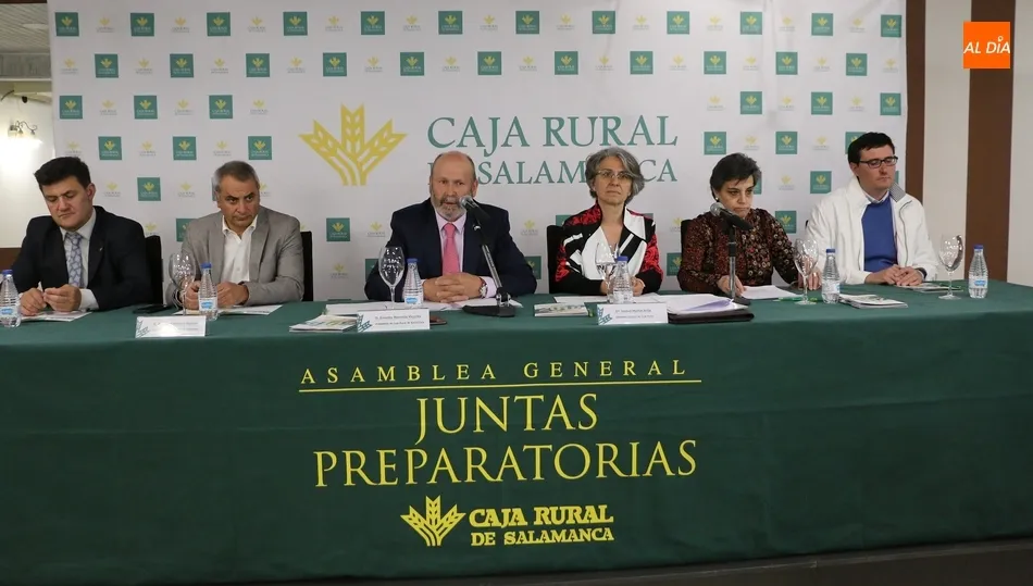 Ernesto moronta e Isabel Martñín destacaron los reultados obtenidos en 2018 por Caja Rural  / REP. GRÁFICO: CORRAL