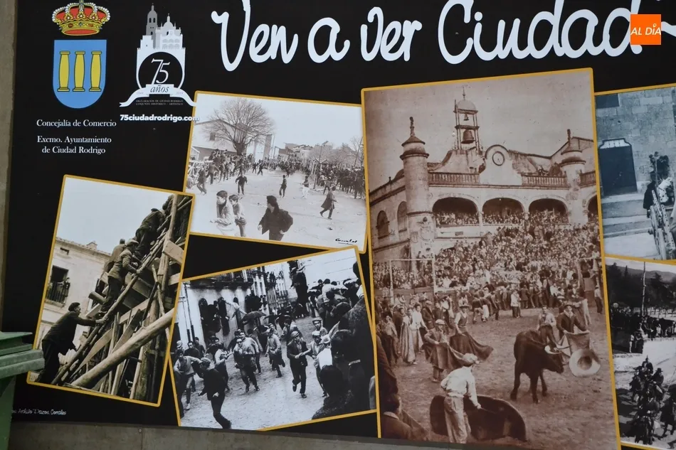 Foto 3 - Repuesta la composici&oacute;n de fotograf&iacute;as antiguas carnavaleras de la calle Madrid  