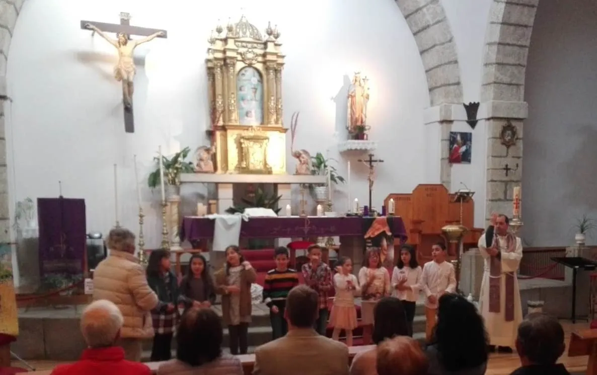 Foto 3 - Los ni&ntilde;os de San Crist&oacute;bal que comulgar&aacute;n en 2020 se confiesan por primera vez  