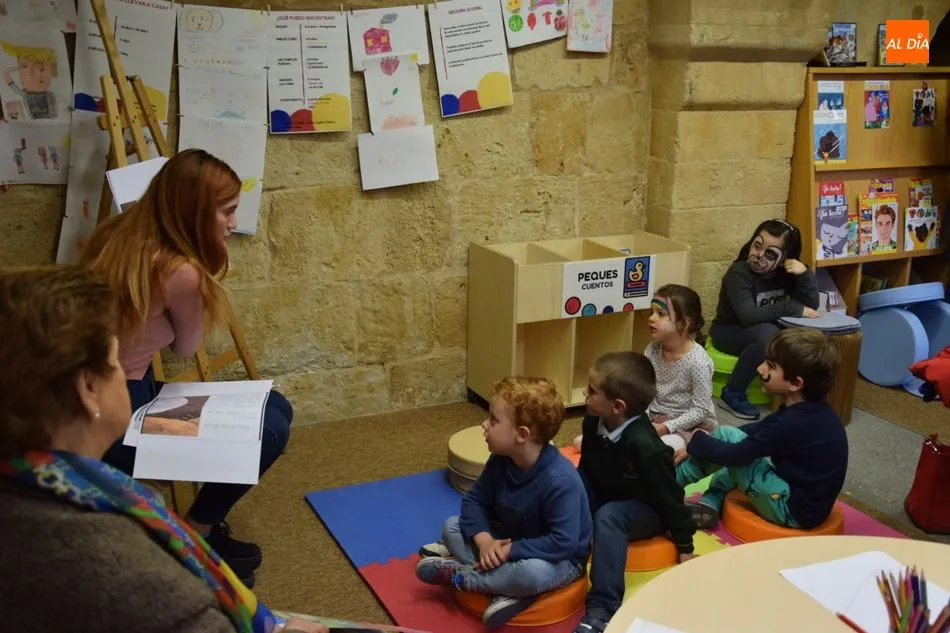 Foto 2 - Pintacaras y cuentacuentos en la Casa de las Conchas para celebrar el D&iacute;a del Libro Infantil