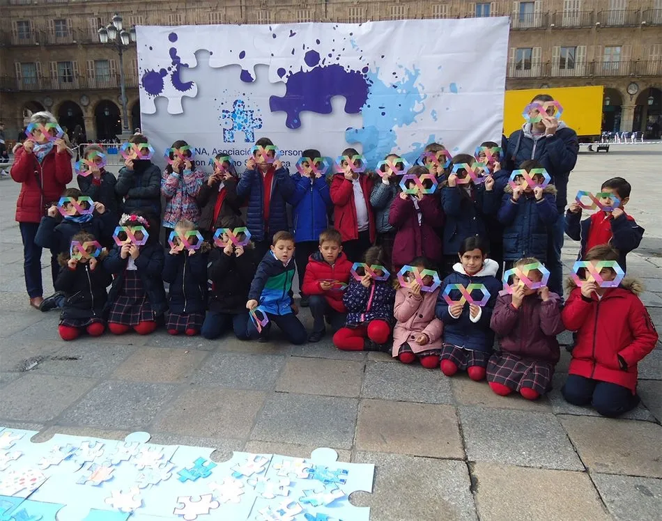 Foto 11 - El Colegio Padres Trinitarios participa en los actos del D&iacute;a Mundial de Concienciaci&oacute;n sobre el...