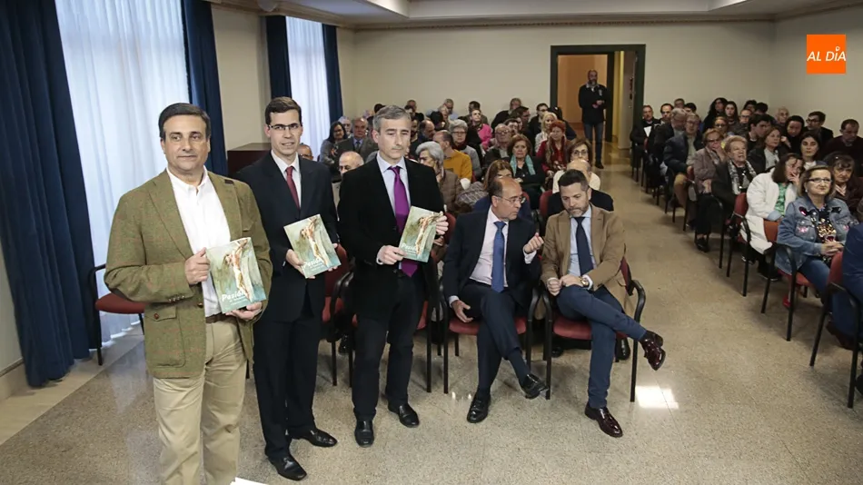 Lleno en la Sala de la Palabra en la presentación de la revista de la Tertulia Cofrade. Foto: Alejandro López