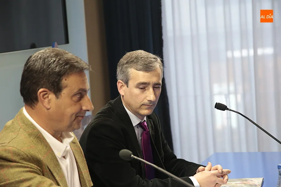 Foto 4 - &Eacute;xito de la presentaci&oacute;n de la revista &lsquo;Pasi&oacute;n en Salamanca&rsquo;