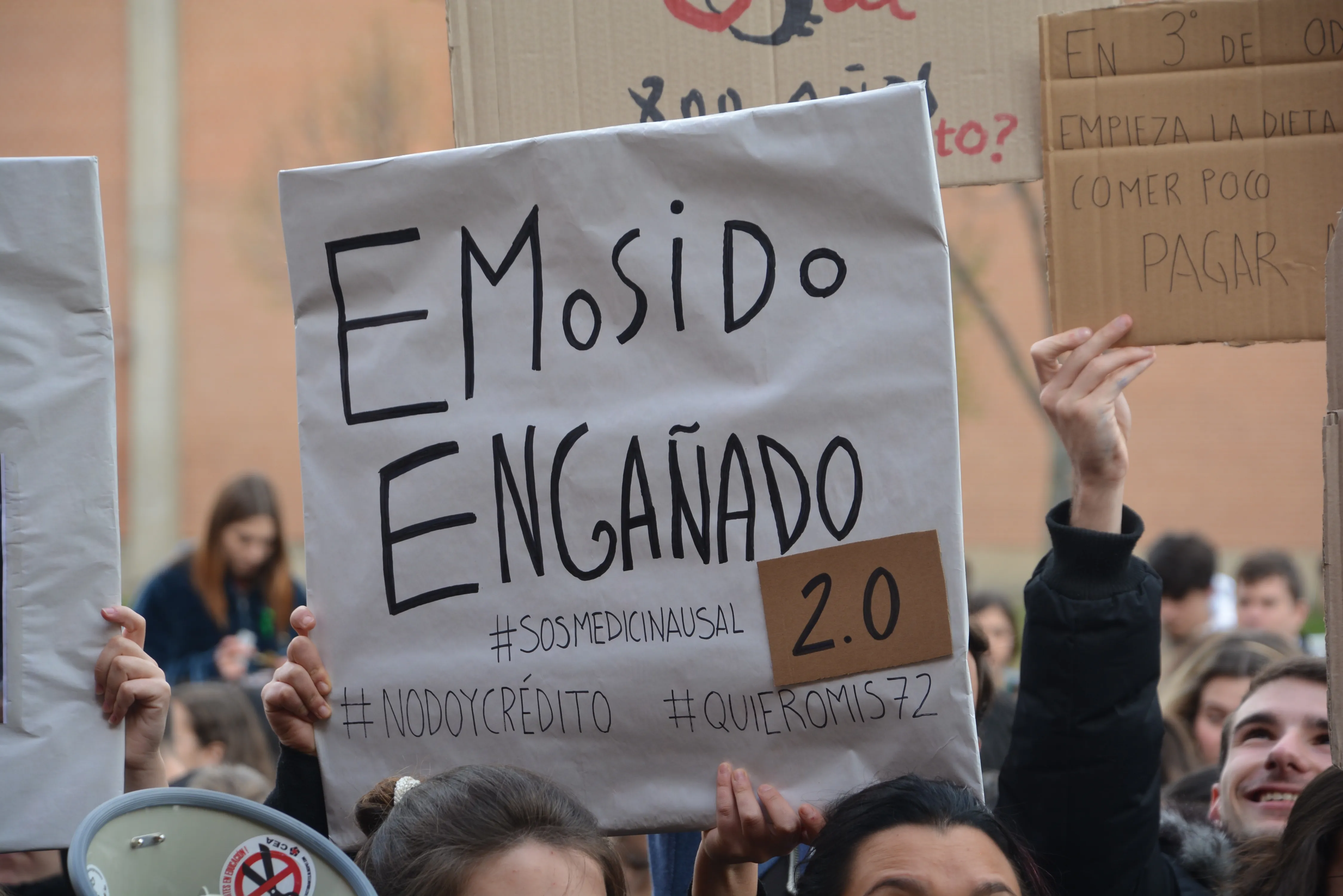Foto 9 - Siguen las protestas de estudiantes de Medicina y Odontolog&iacute;a por la reducci&oacute;n de cr&eacute;ditos