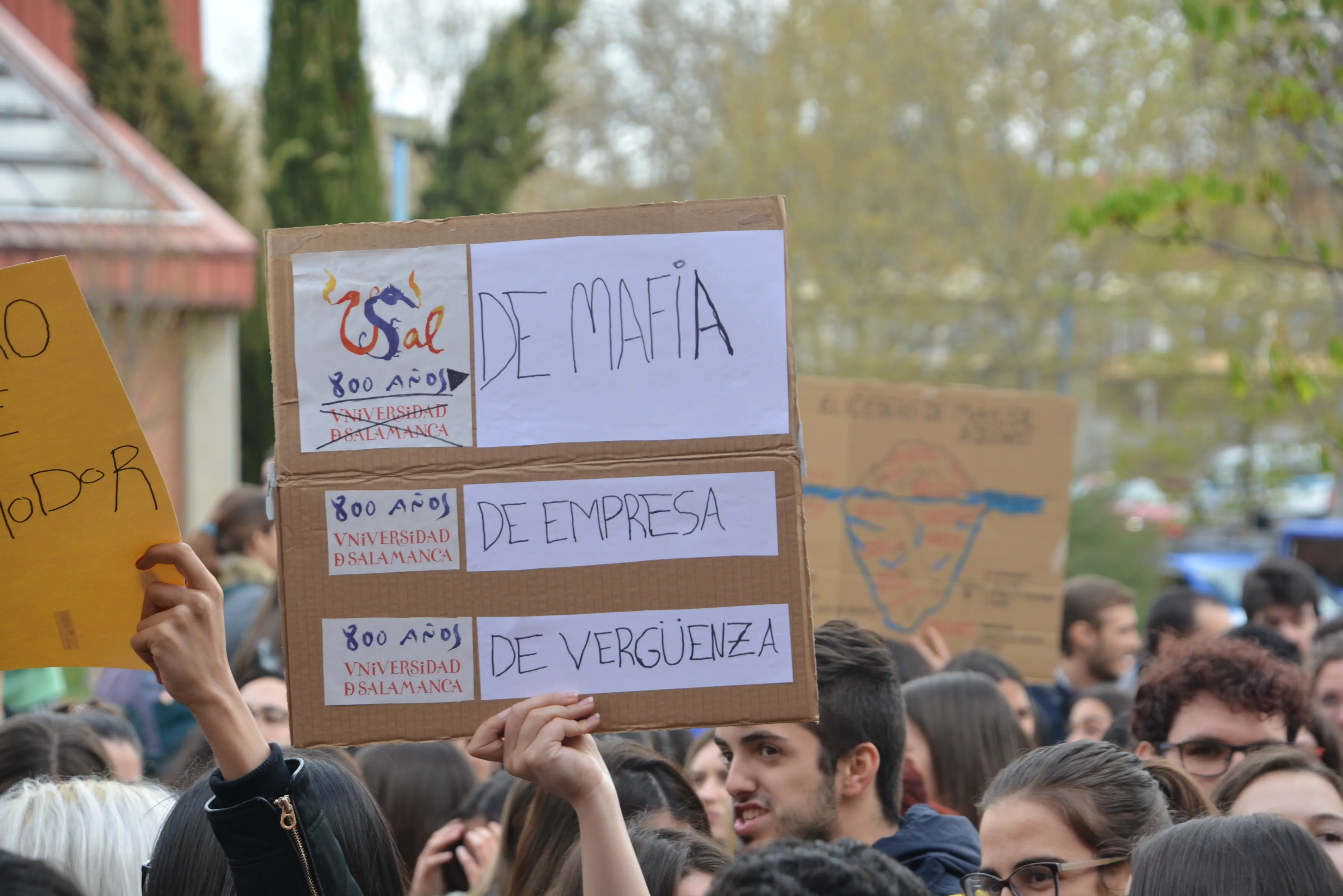 Foto 5 - Siguen las protestas de estudiantes de Medicina y Odontolog&iacute;a por la reducci&oacute;n de cr&eacute;ditos