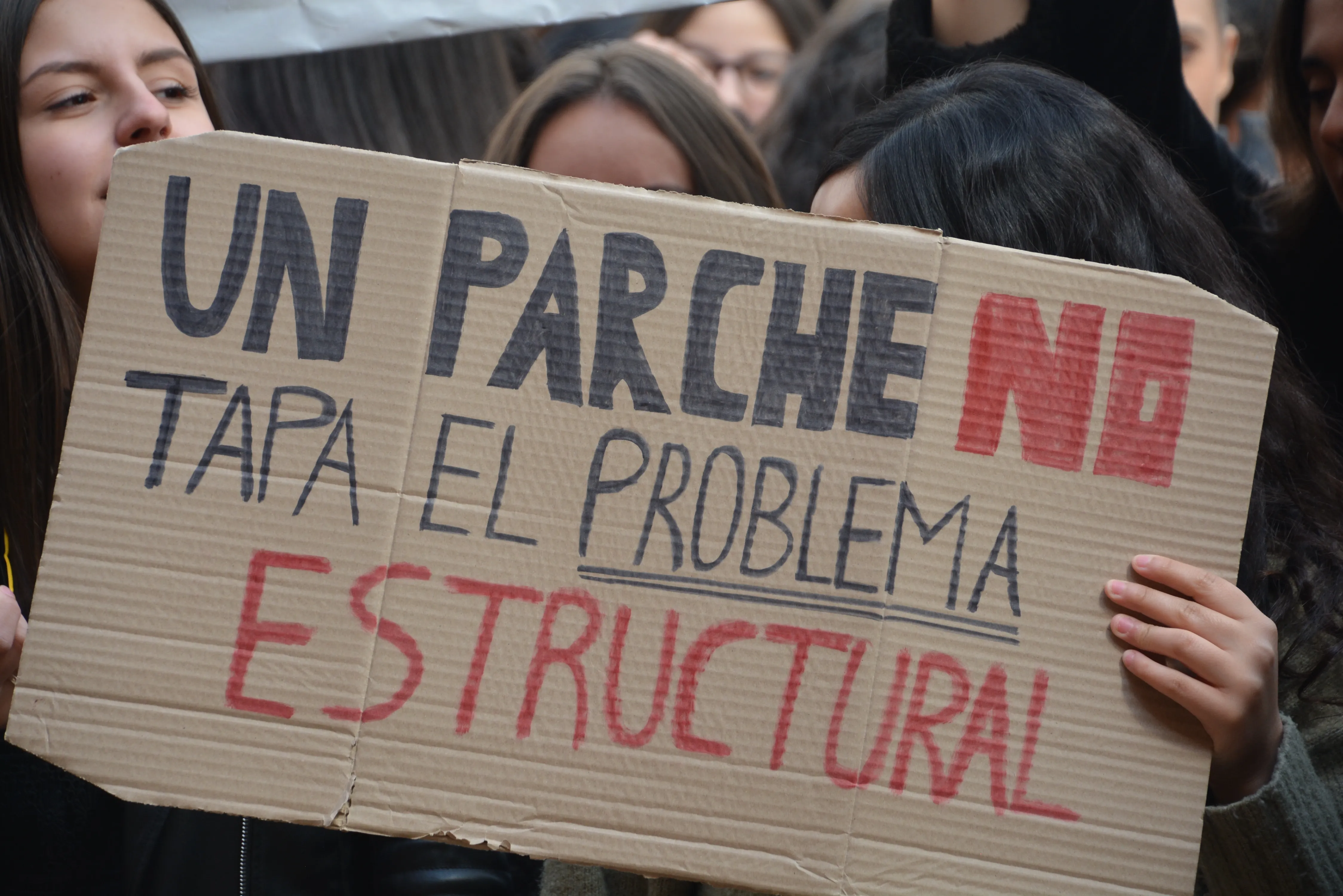 Foto 4 - Siguen las protestas de estudiantes de Medicina y Odontolog&iacute;a por la reducci&oacute;n de cr&eacute;ditos