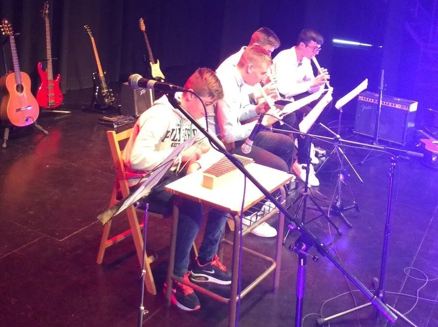 Foto 9 - La Comunidad Educativa del IES Tierra protagoniza un concierto en el Teatro Nuevo  