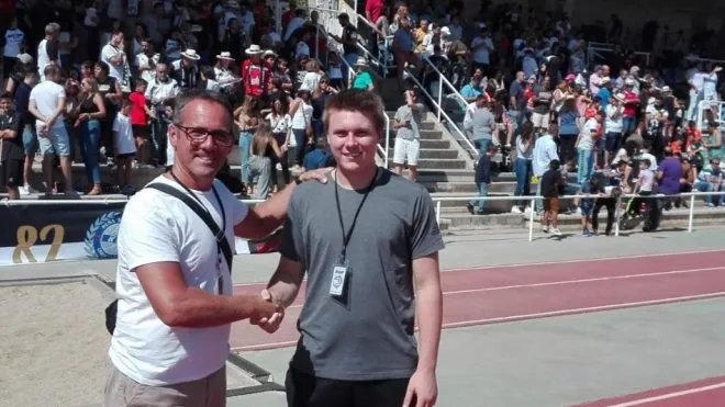 Lachlan Watson junto a Gorka Etxeberria