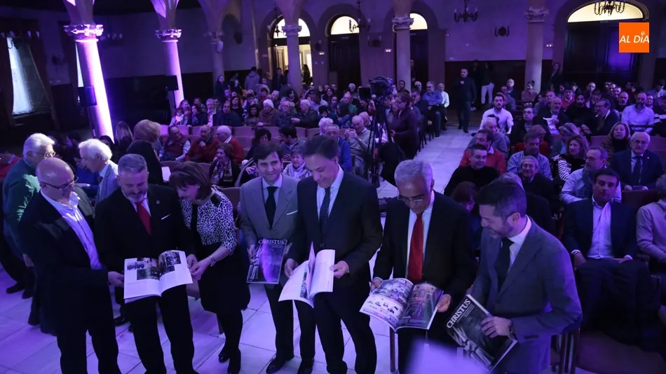 Concurrida presentación de la revista Christus, en el Casino de Salamanca. Foto: Alejandro López