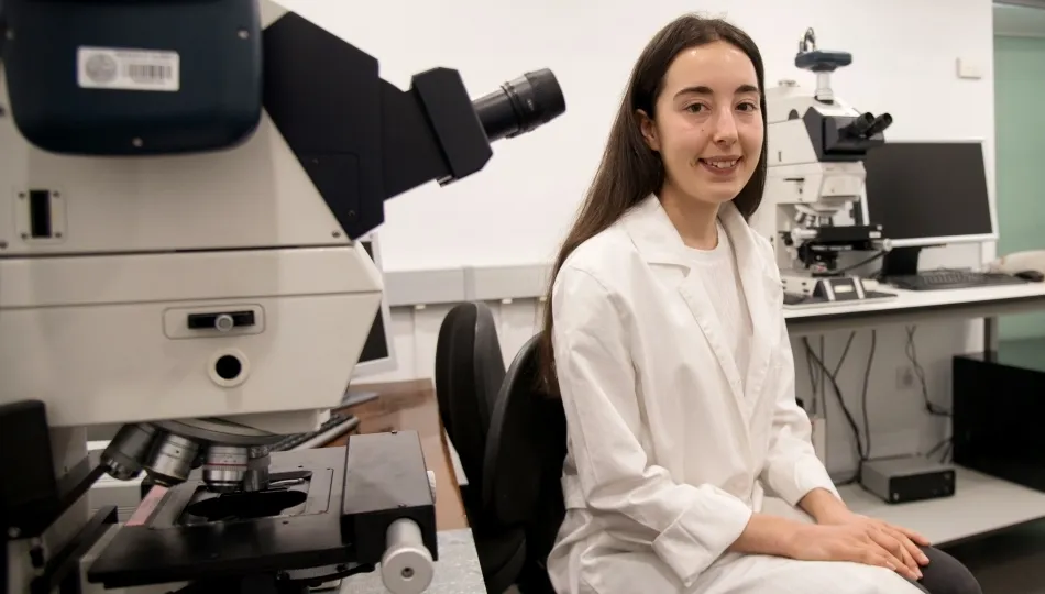 Alejandra Mosteiro Cadaval, estudiante gallega de la Facultad de Medicina de la Universidad de Salamanca