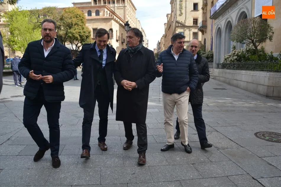 Foto 7 - &ldquo;La dispersi&oacute;n del voto favorecer&aacute; al PSOE y votar a Vox es tirar el voto&rdquo;