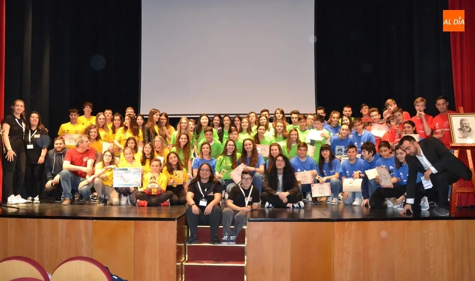 Foto 6 - Los alumnos de la ESO sacan a relucir sus conocimientos de Mir&oacute;briga para homenajear a Jos&eacute; Pinto ...