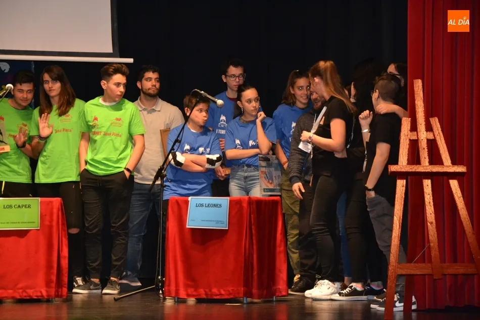 Foto 8 - Los alumnos de la ESO sacan a relucir sus conocimientos de Mir&oacute;briga para homenajear a Jos&eacute; Pinto ...