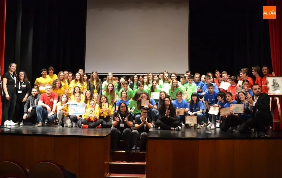 Foto 2 - Los alumnos de la ESO sacan a relucir sus conocimientos de Mir&oacute;briga para homenajear a Jos&eacute; Pinto ...