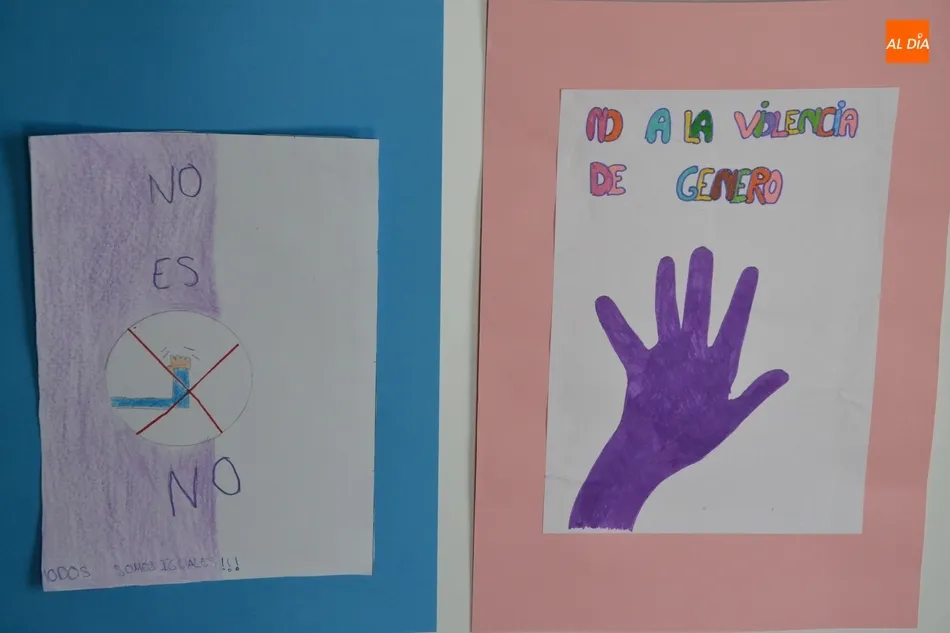 Foto 7 - Misioneras-Santa Teresa expone los carteles elaborados por sus alumnos con motivo del 8M  