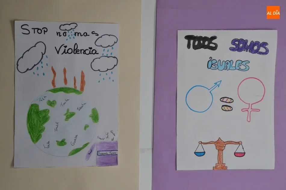 Foto 8 - Misioneras-Santa Teresa expone los carteles elaborados por sus alumnos con motivo del 8M  