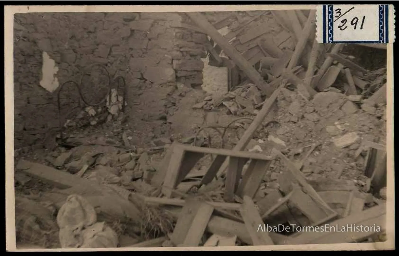 Foto 5 - V&iacute;ctimas y destrozos causados por el bombardeo del 3 de julio de 1937 en Alba de Tormes