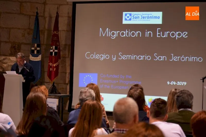 Presentación de la exposición a cargo del Padre Valentín Pérez