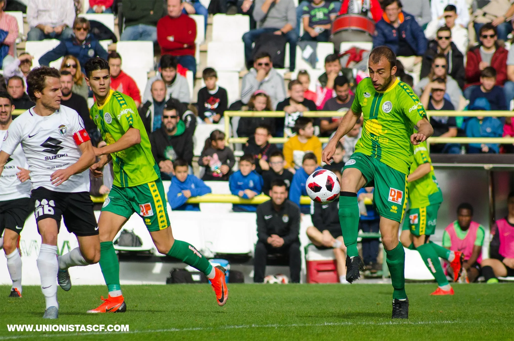 Jugada del partido de ida entre el Burgos y Unionistas / Unionistas CF