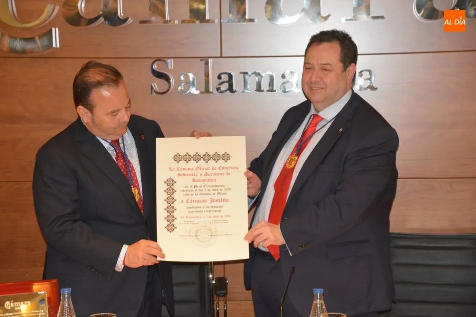 Foto 3 - La C&aacute;mara de Comercio reconoce la trayectoria de C&aacute;rnicas Joselito con la Medalla al M&eacute;rito