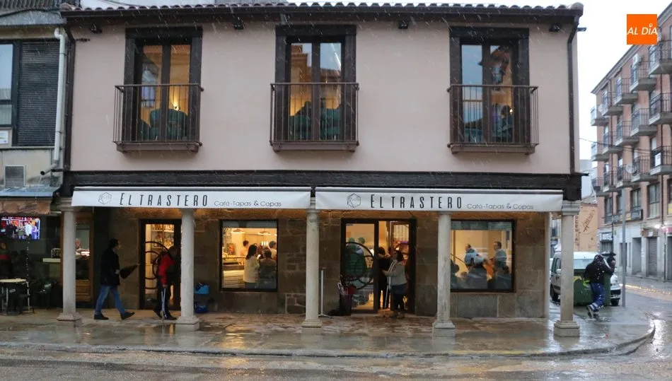 Foto 2 - El Trastero abre sus puertas en la legendaria esquina de los soportales de las &lsquo;cuatro calles&rsquo;  