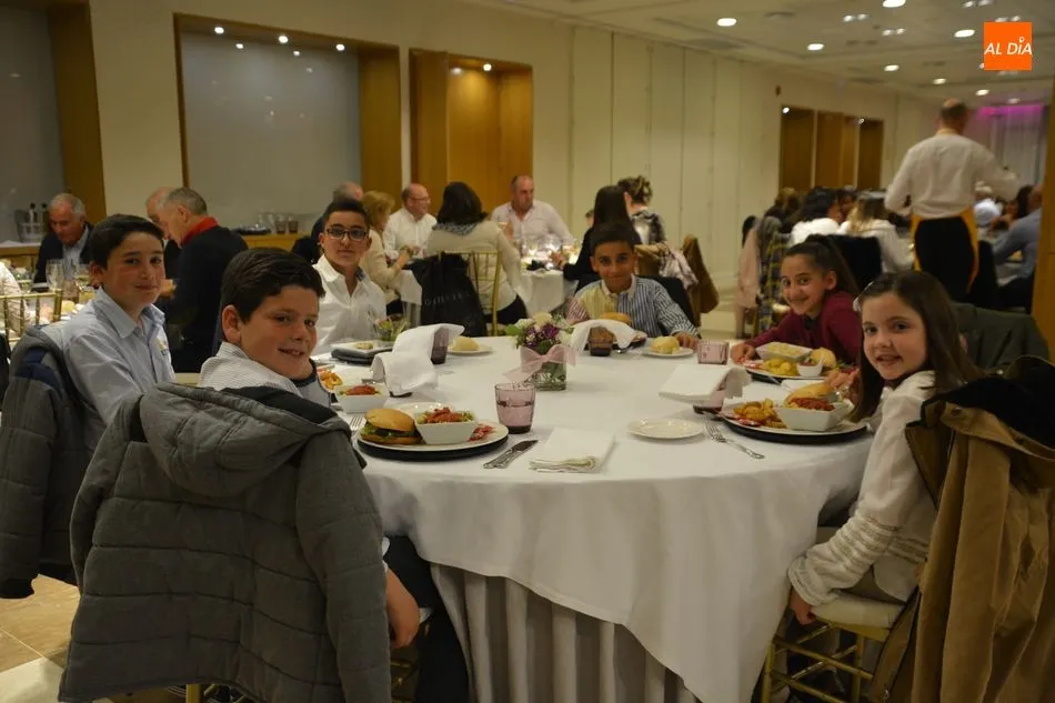 Foto 10 - La sociedad salmantina arropa al Comedor de los Pobres en la cena de su 25 aniversario  