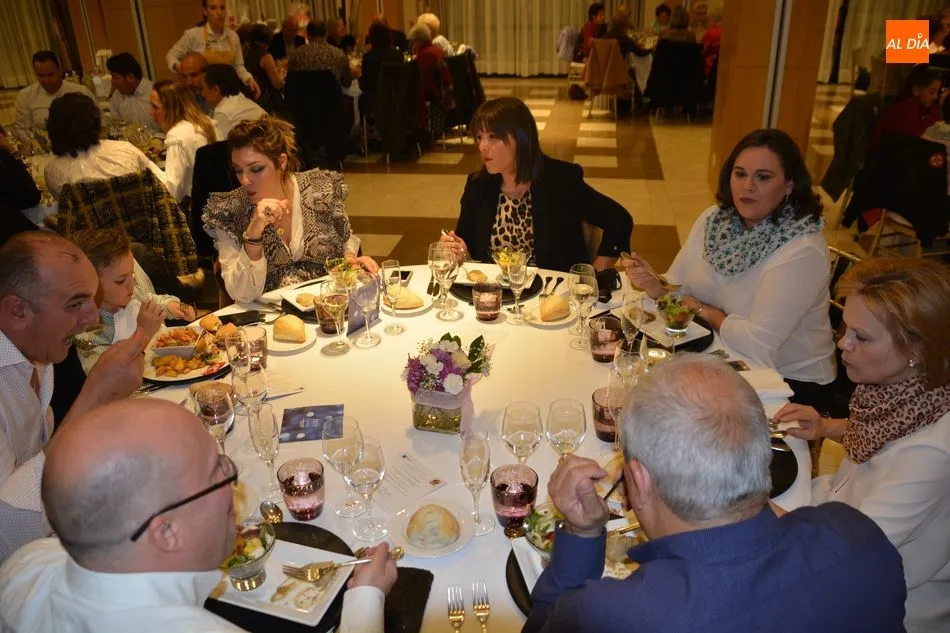 Foto 8 - La sociedad salmantina arropa al Comedor de los Pobres en la cena de su 25 aniversario  