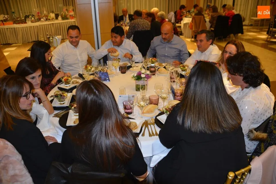 Foto 6 - La sociedad salmantina arropa al Comedor de los Pobres en la cena de su 25 aniversario  