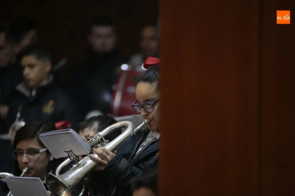 Foto 3 - Tejares y la Cofrad&iacute;a del Cristo Yacente rinden honores al Cristo de la Salud