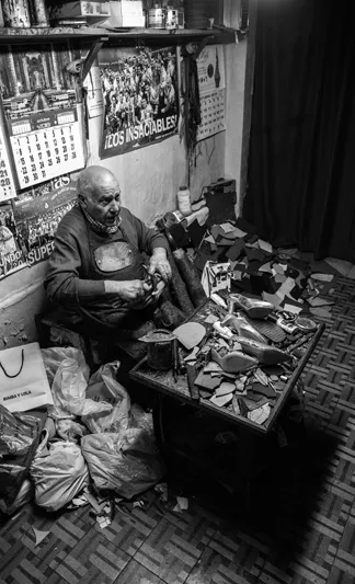 Foto 5 - Demetrio Mart&iacute;n, un zapatero con oficio, testigo de las pisadas de la historia en Pe&ntilde;aranda