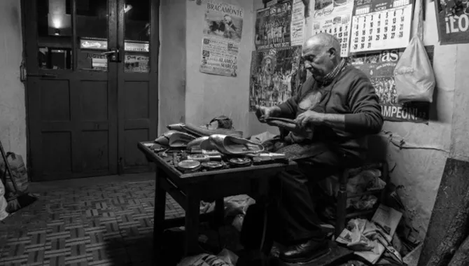 Foto 3 - Demetrio Mart&iacute;n, un zapatero con oficio, testigo de las pisadas de la historia en Pe&ntilde;aranda