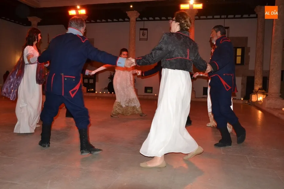 Foto 9 - Una animada noche de baile abre la recreaci&oacute;n de la &eacute;poca Napole&oacute;nica  